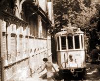 A h�zat megker�lve...